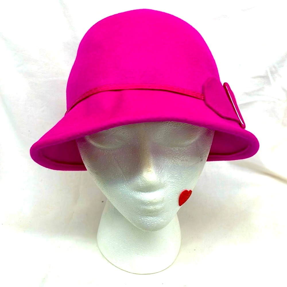 NEW!!! Claire’s 100% wool winter buckle side hat ladies OS